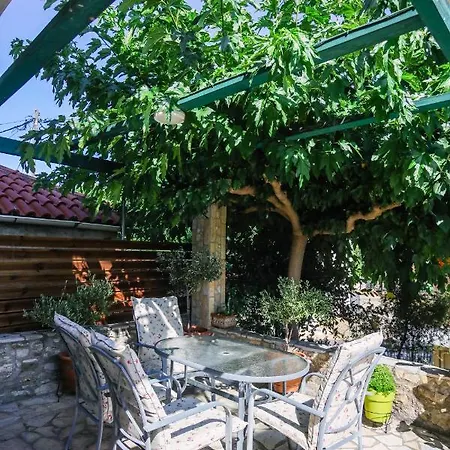 Holiday home Nous Dios Xylokera